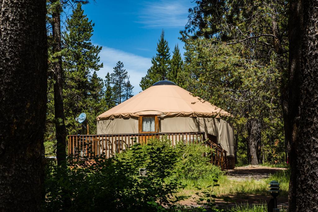 Bend-Sunriver Camping Resort 24 Ft. Yurt 16 ภายนอก รูปภาพ
