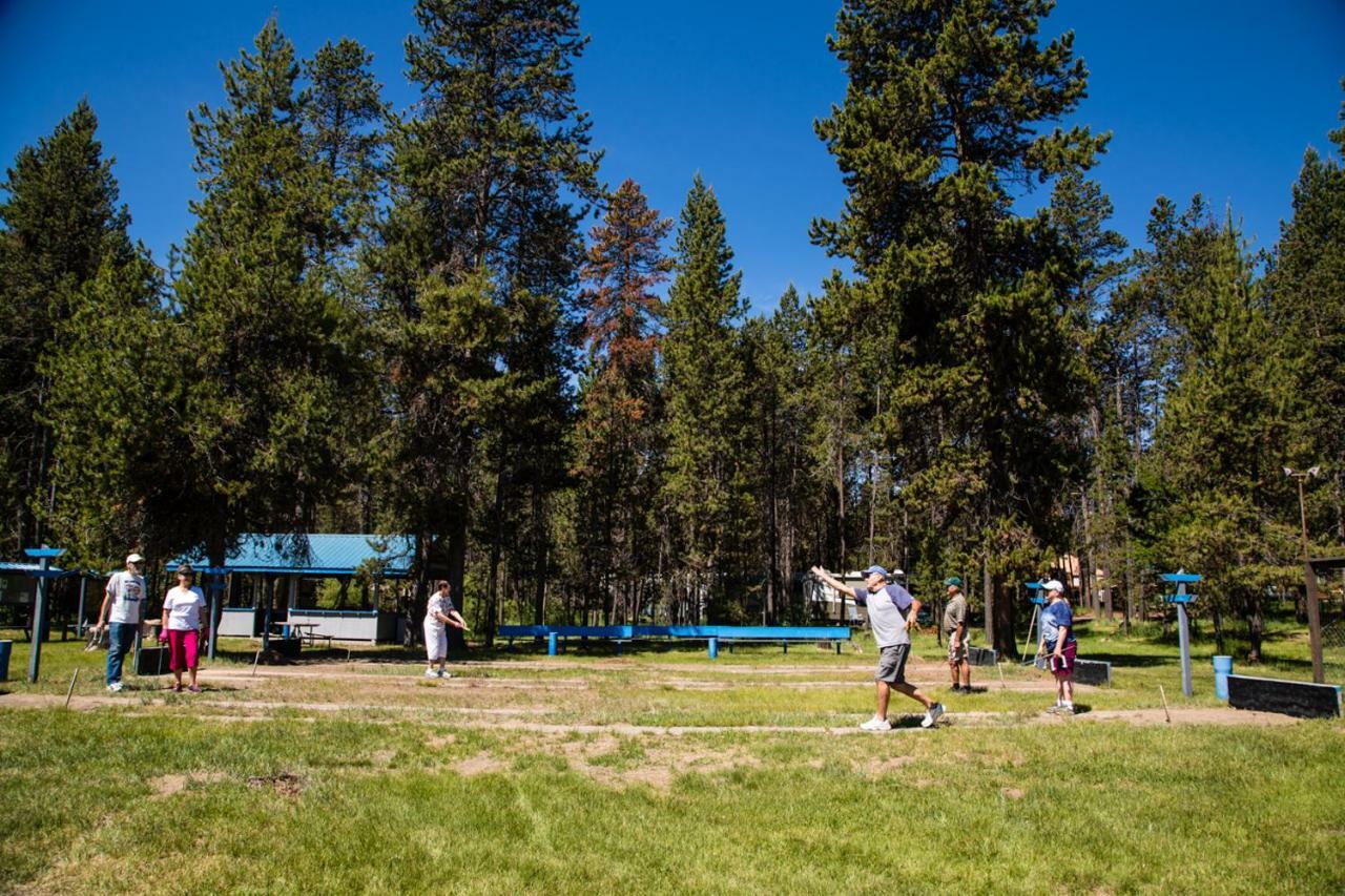Bend-Sunriver Camping Resort 24 Ft. Yurt 16 ภายนอก รูปภาพ
